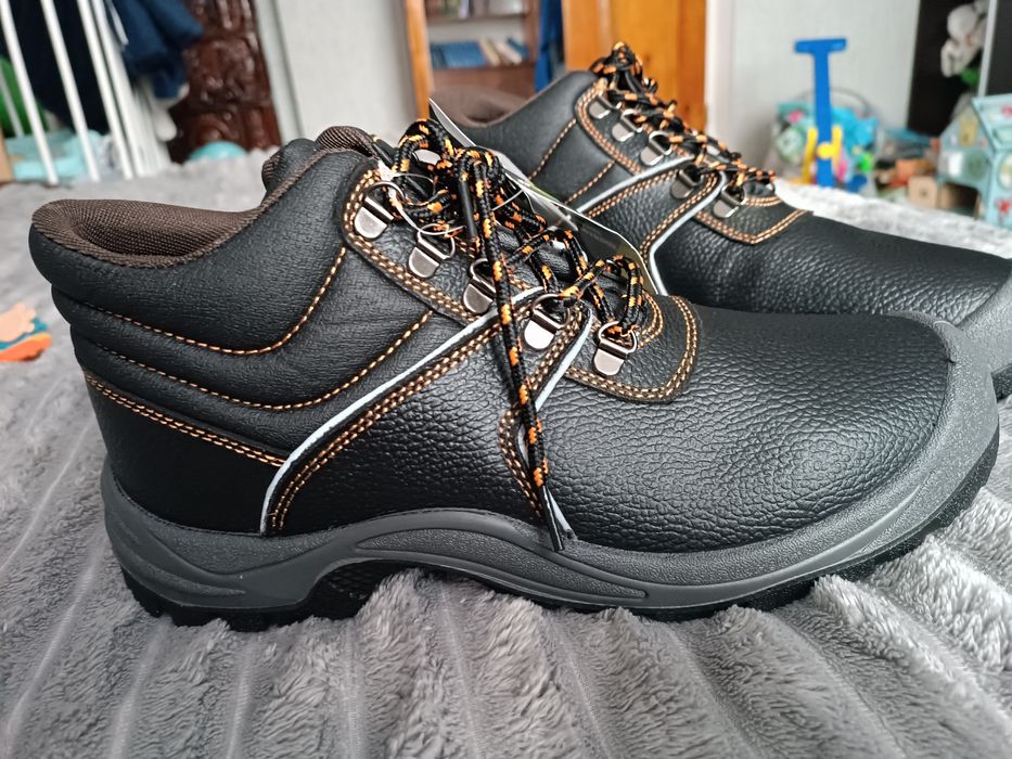 Чоловічі черевики