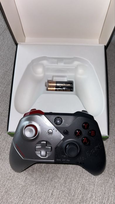 Kontroler Xbox One Cyberpunk 2077 limited