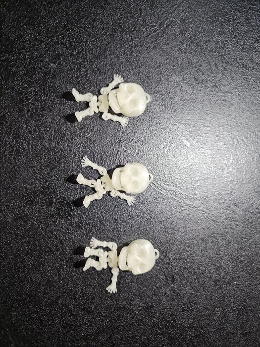 Flexi szkielet brelok świecący w ciemnści