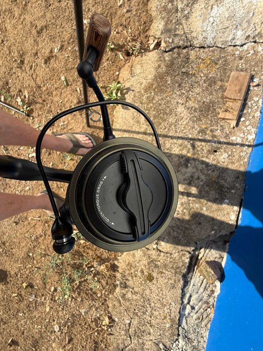Cana Carpfishing Vega Power Carp + Carreto Sonik Vader X 8000RS com braid