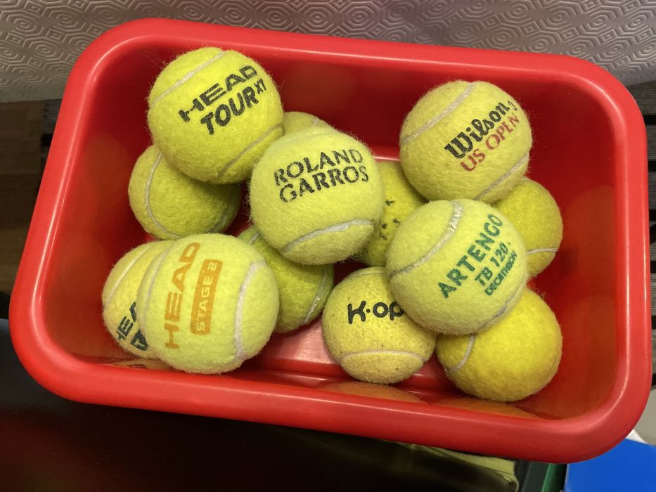 12 bolas de tenis