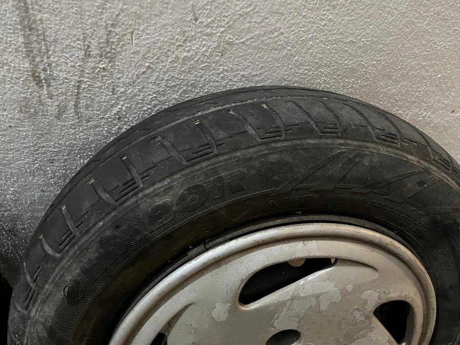 Pneus 155/70 R13