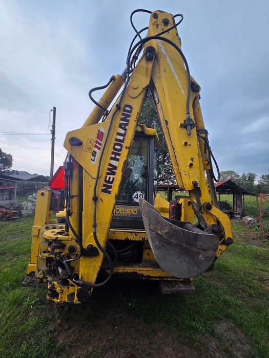 koparko ładowarka LB115 na dużych kołach