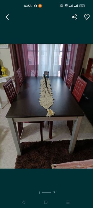 Vendo mesa com cadeiras