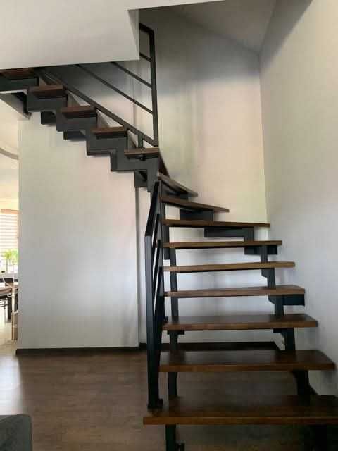 Schody, balustrady,pergole.