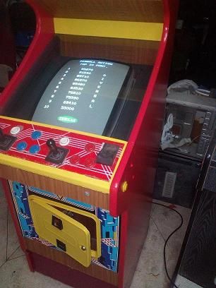 maquina jogos pinbal original ano 1996 cor vermelha-amarela