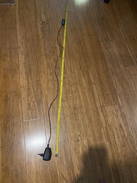 zasilacz sieciowy (adapter AC/DC).