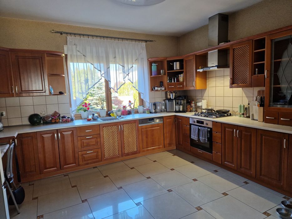 Meble kuchenne z wyposażeniem