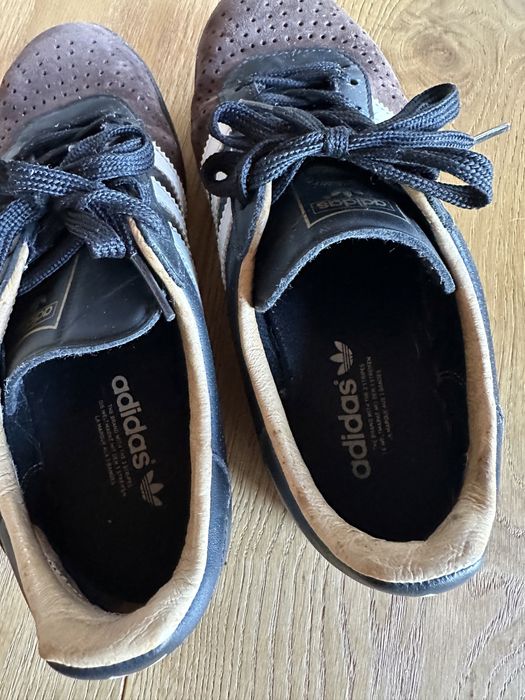 Buty adidas brązowe