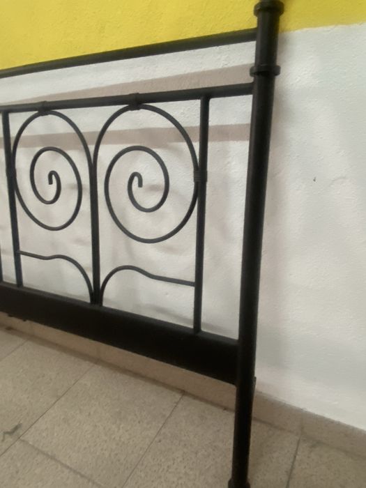 Vendi cama em ferro forjado