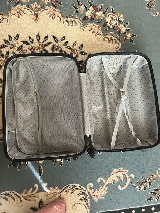 Чемодан валіза М