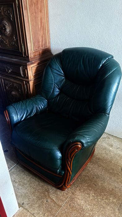 Poltrona em pele natural vintage antigo