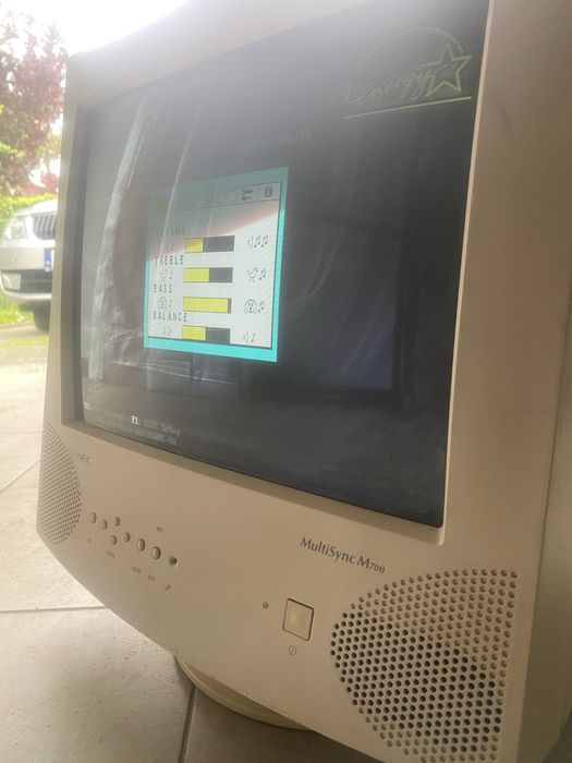 NEC MultiSync N700 monitor multimedialny CRT do retro PC