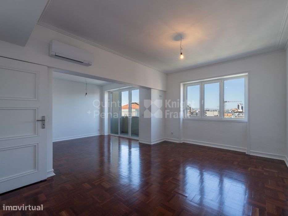 Apartamento T4+2 para arrendar sem móveis nas Avenidas Novas