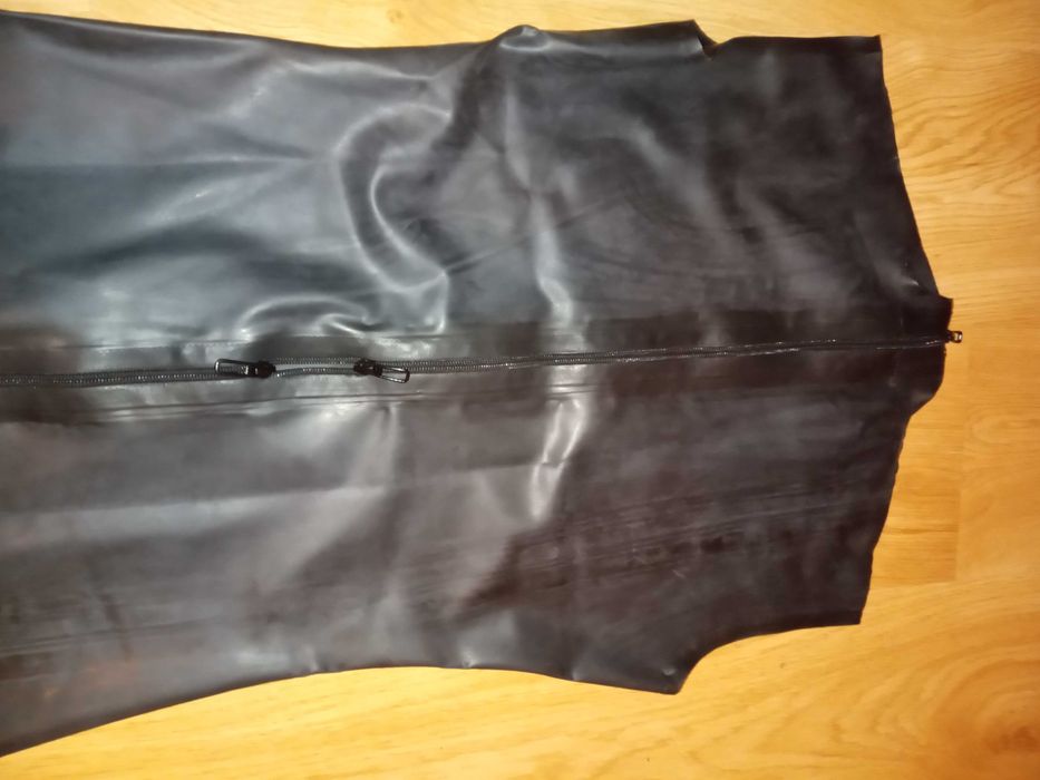 892/ OD RĘKI Kombinezon suit latex lateks 0,4mm bez rękawów czarny M