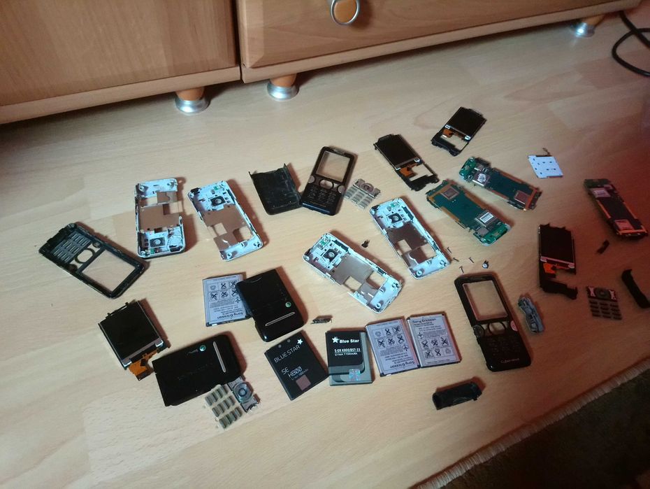 Sony Ericsson K 550i- części