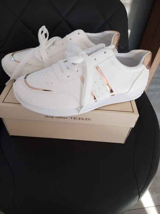 Białe adidasy roz.38