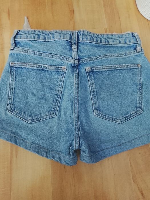 Sprzedam spodenki , ZARA rozm. 38 stan bardzo dobry