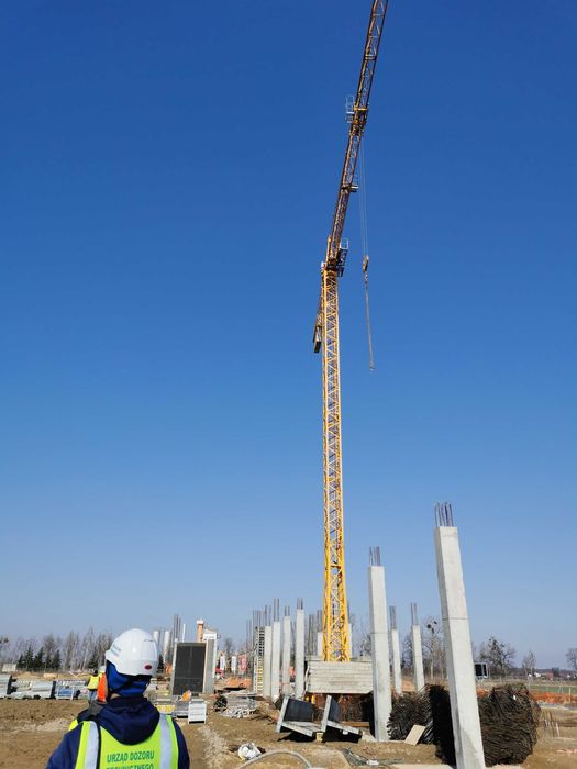 Dźwig budowlany, żuraw budowlany do wynajęcia