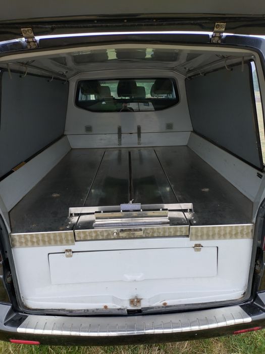 Volkswagen Transporter T5 karawan pogrzebowy funeralny cena brutto
