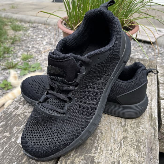 кросівкиии m tac