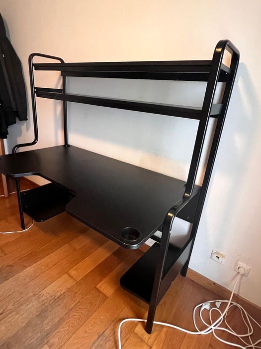 Fredde Desk64740309938435124