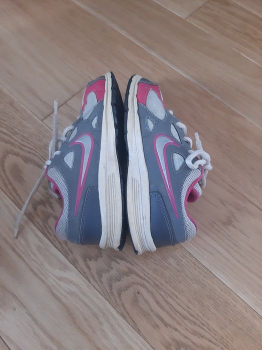 Szare różowe buty adidasy sneakersy Nike 31 rozmiar