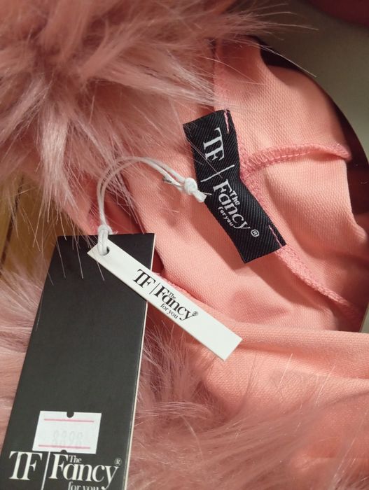 Bluza z kapturem z lisem futerko