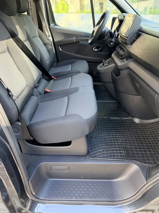 Wynajem Busa Renault Trafic 9 osobowy,Hak ,automat  ,2026 rok