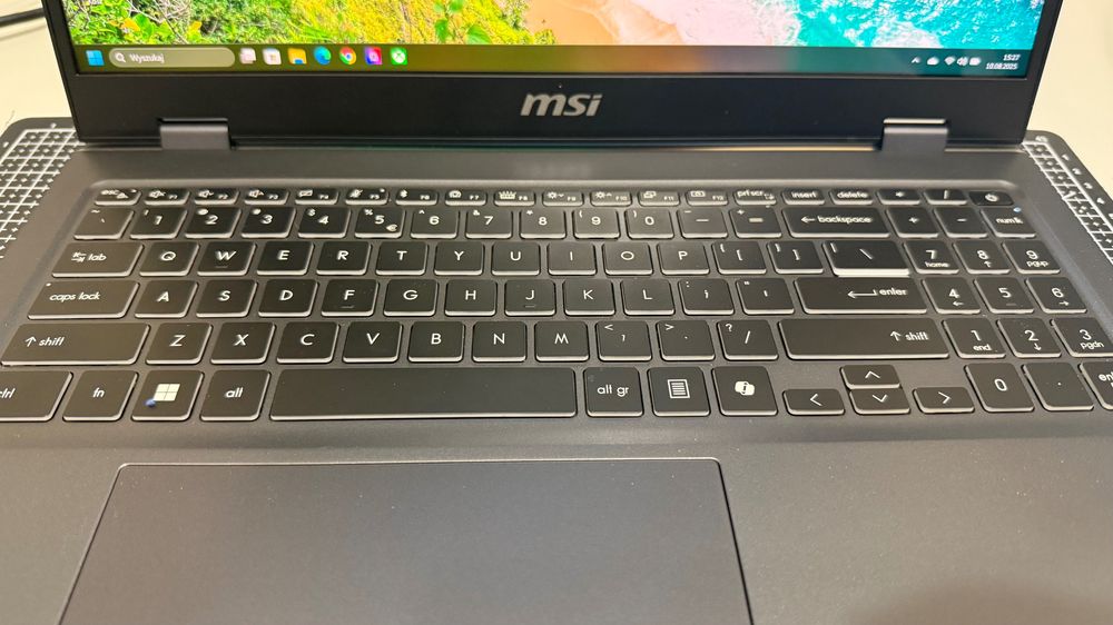 MSI Prestige 16" AI Evo: 1 TB, 16 GB — Intel Ultra 5 - Windows 11 Pro