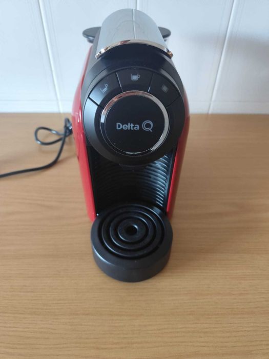 Máquina de Café Cápsulas Delta Q QOOL Evolution Vermenlha