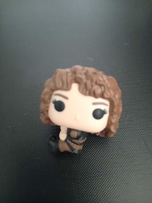 Kinder stranger things varios