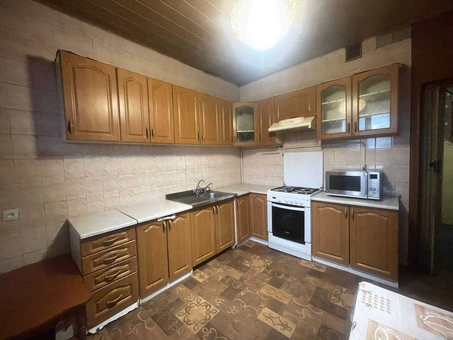 Продам 2х этажный дом на границе Южного и Буды 243 м2