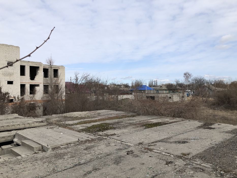 4 суміжні земельні ділянки з недобудовами 50соток