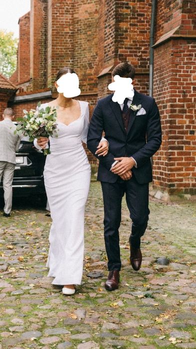 Suknia ślubna / długi rękaw / minimalistyczną / elegancka