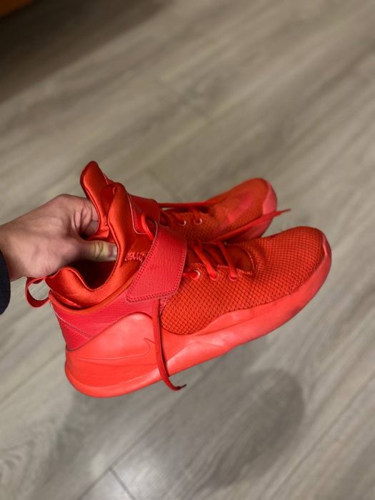 Баскетбольні кросівки Nike Kwazi Action Red