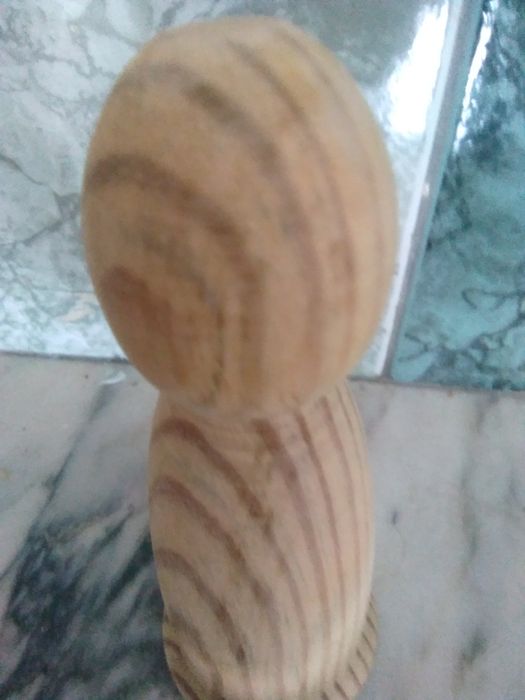 Pratos e bonecos de madeira para pintar