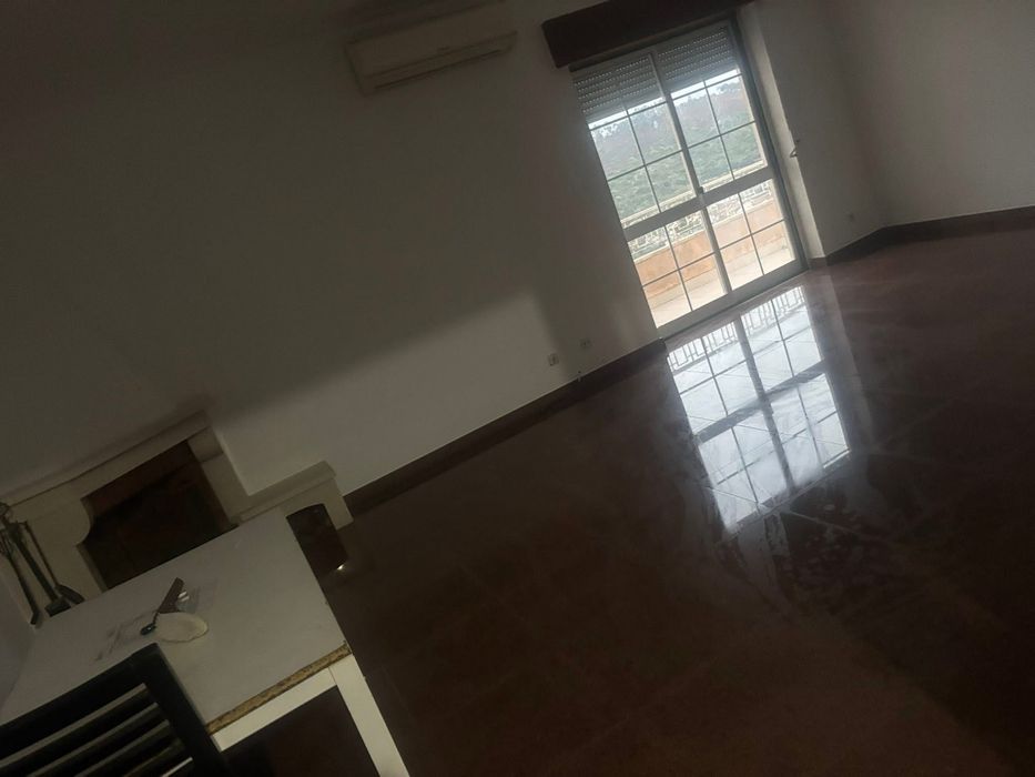 Arrendamento dr casa ou quartos