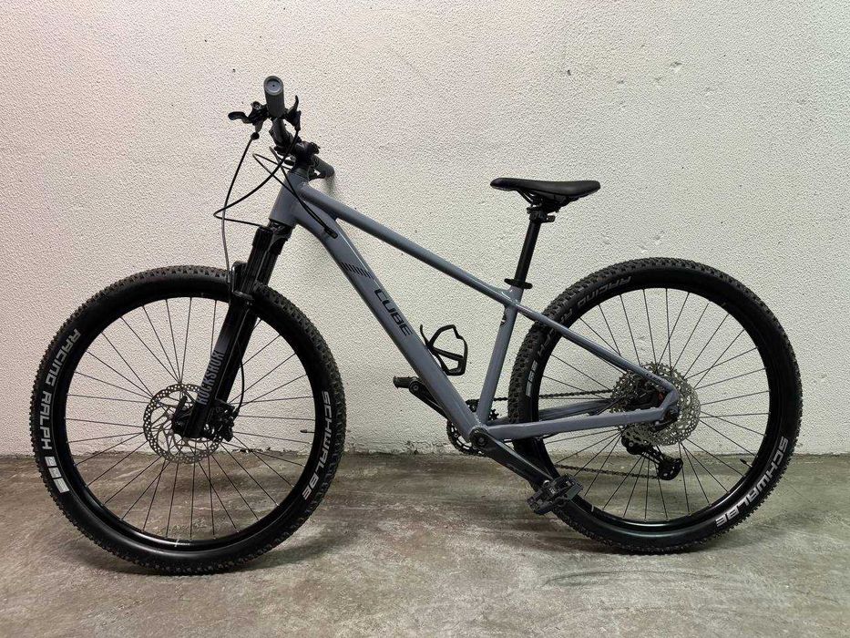 Bicicleta Cube Reaction Pro, tamanho S – Como Nova
