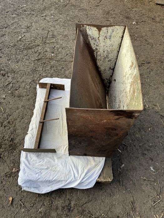 Бункерна Кормушка для свиней