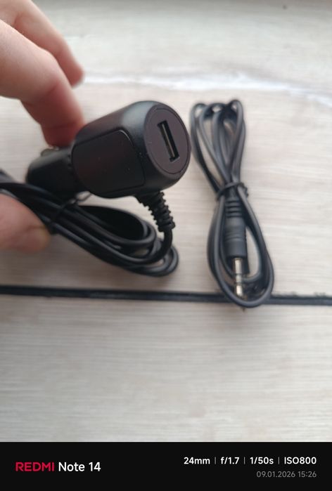 Монітор в авто Карплей або Андроїд Авто з посилювачем звуку