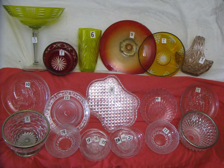 Старый антикварный предмет.