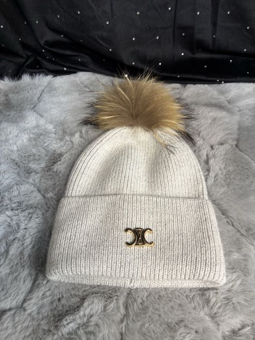 Nowa czapka z poponem ostatnia sztuka Celine Louis Vuitton