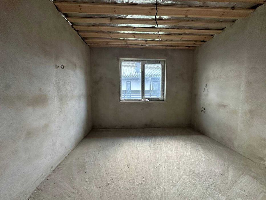 Продам  будинок Американку з гаражем, з земельною ділянкою!!