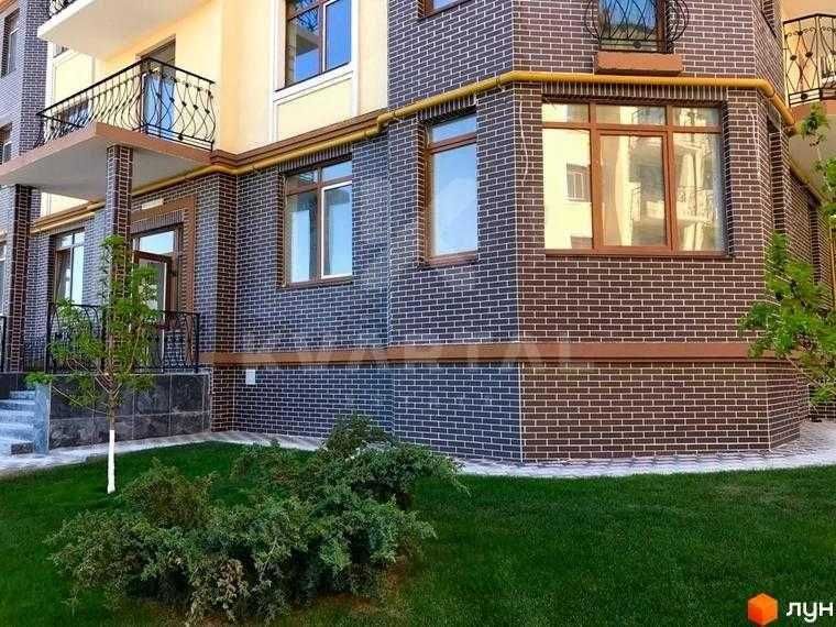 Євротрикімнатна квартира з ремонтом і мінімальними податками