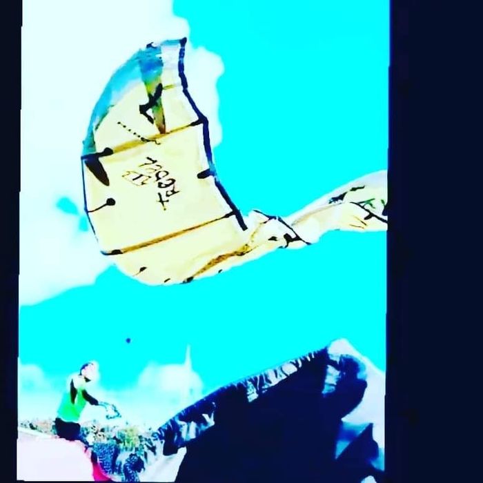 Vendo esta Asa de kite surf pois adquiri uma nova