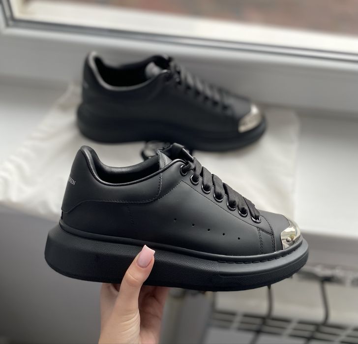 Alexander McQUEEN продаю