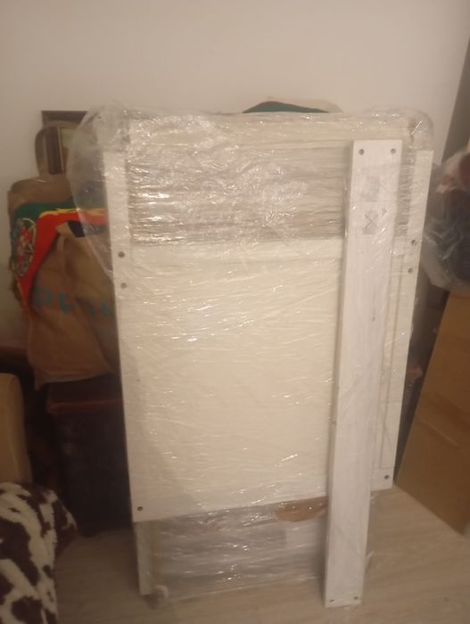 Cama de Bebé Branca com Colchão – Como Nova