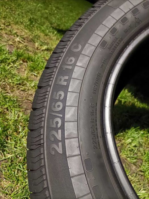 Continental 225/65/16C, całoroczne, super para 9mm wielosezonowe