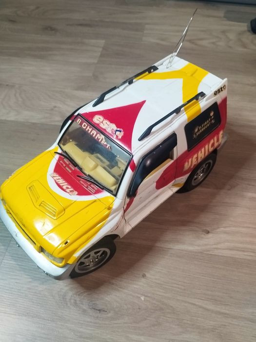 Продам машинки на радіокеруванні